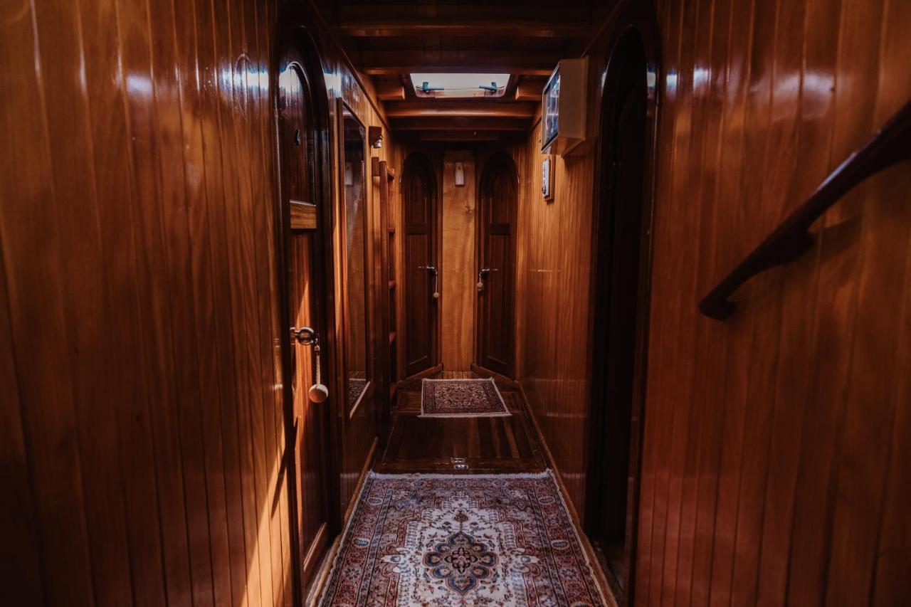 Sicily Sea Charter Hande Capo Galera Hotel Palermo Exterior photo